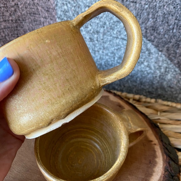 2 x Handmade Pottery Mugs - Picture 9 of 11